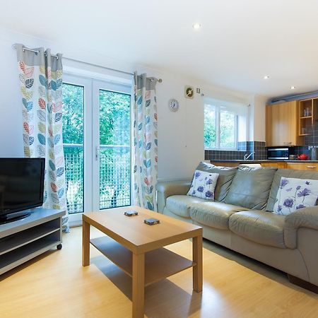 Rest & Recharge - Birley View Apartment Manchester Bagian luar foto