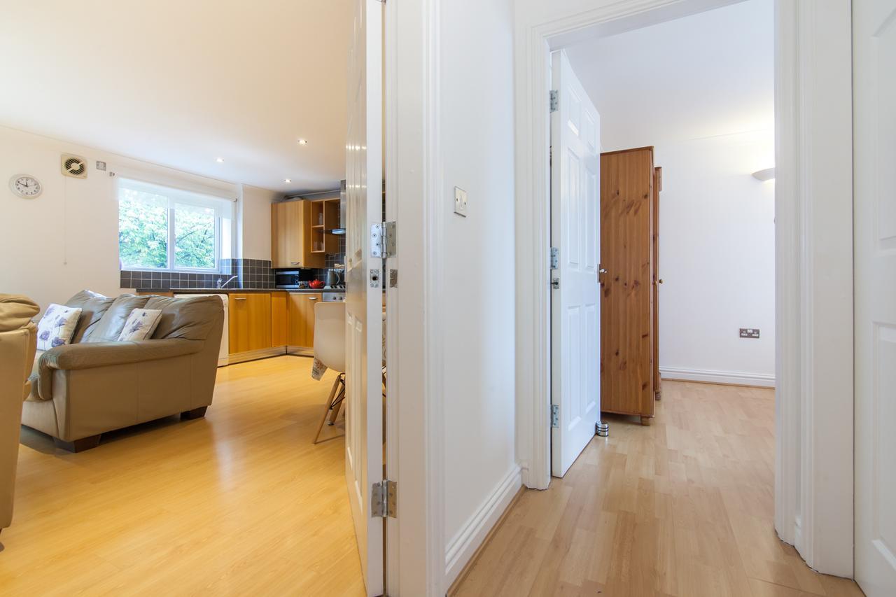 Rest & Recharge - Birley View Apartment Manchester Bagian luar foto